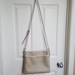 f58297 coach bag